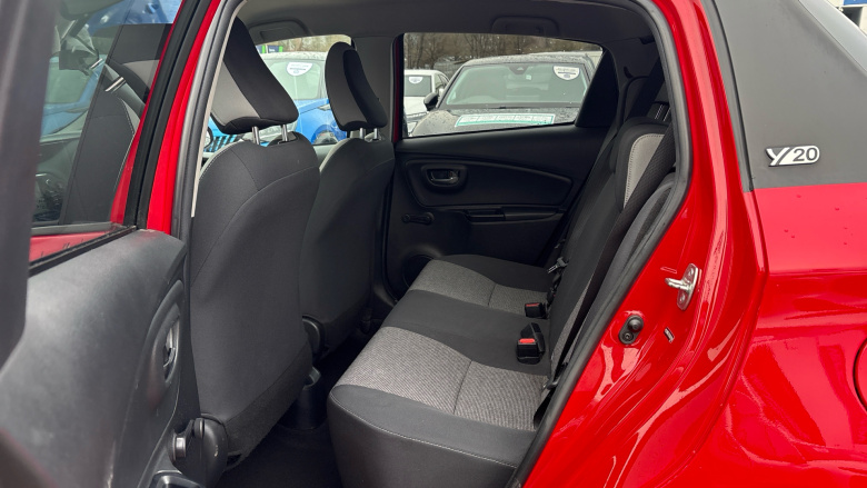 Toyota Yaris 1.5 VVT-i Y20 5dr [Bi-tone] Petrol Hatchback